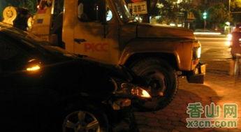 珠海爆料最新车祸,多车连环相撞，现场情况紧急！  第2张